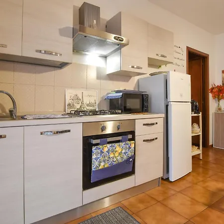 Appartement Lovely In With Wifi Mascali